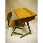 Vintage bureautje met stoeltje nr 41